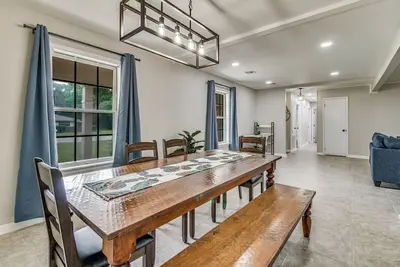 Image de Close to It All! Near Beach + Airport + Mall + Hospital + Downtown Pensacola