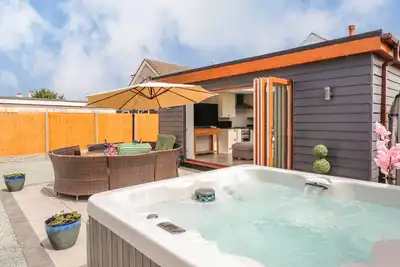 Image de Trefin, pet friendly, with hot tub in Cemaes Bay