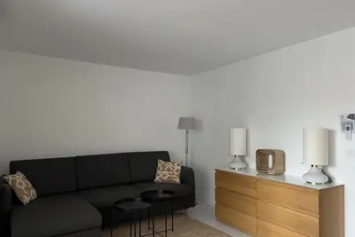 Image de 2 Pièces dans Résidence Sécurisée avec Piscine