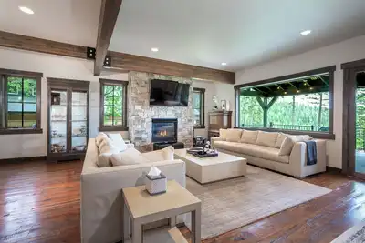 Image de Luxury ski-in/ski-out home w/outdoor fireplace & amazing views