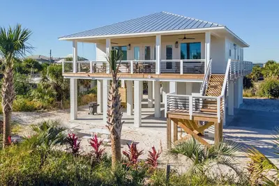 Image de Bright and stylish beach house on Via De Luna/Close to the main beach area!