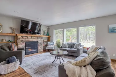 Image de Forest, Beach, Pacific City Dining and a Hot Tub, All in One Beautiful Package!