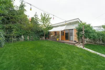 Image de Cozy weekend house for couples or business travelers