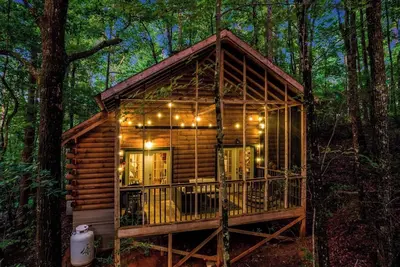 Image de Jacuzzi • Private Deck • Grill • WiFi • Near Helen