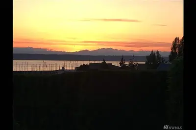 Image de Puget Sound View Stunner in Marina Beach Town
