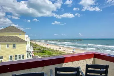 Image de Beachfront Bliss: Luxury Condo with Spectacular Pier Views, Pools, and More!