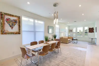 Image de Single level home - Modern Luxury Amenities