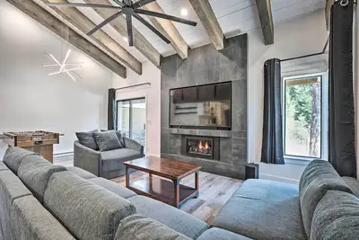 Image de Luxe Mountain Home in Village, Steps to Gondola!