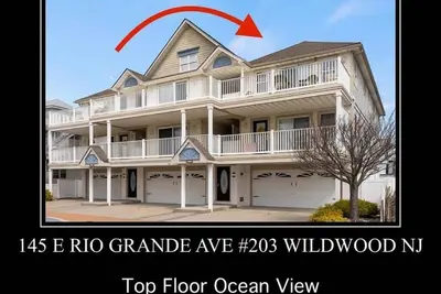 Image de Lovely Top Floor Ocean View condo awaits your presence!