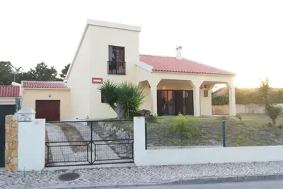 Image de Casa de Férias a 10 a pé da Praia