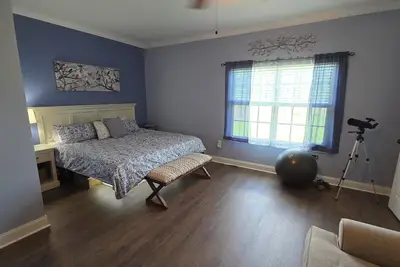 Image de Luxurious 4 bedroom home with huge Master ensuite - pet friendly!