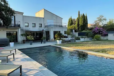 Image de Magnifique Villa D'architecte A 10 Minutes D'avignon