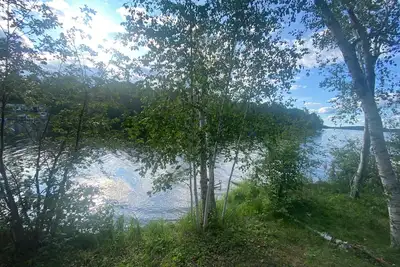Image de Quaint lakefront cabin