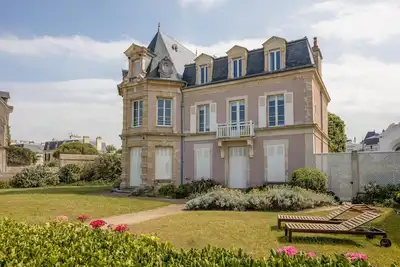 Image de Villa Les Hirondelles - Appartement avec jardin front de mer