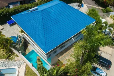 Image de Luxury beach villa: billiard/pool/hot tube/Playstation/ping-pong/maxi-screen!