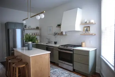 Image de Beautiful 4bd, 2. 5ba Lancaster Center City Townhome