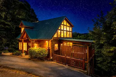 Image de Spring Special! Games & Private Hot Tub! Pup-friendly! 4mi to Pigeon Forge