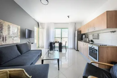 Image de Elegant Sea-View Apt w Mamad by Sea N' Rent