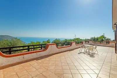 Image de Superbe maison Ă Mattinata avec cuisine