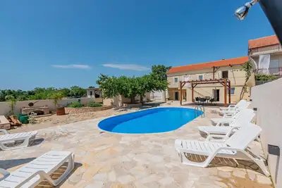 Image de 4 Bedroom Gorgeous Home