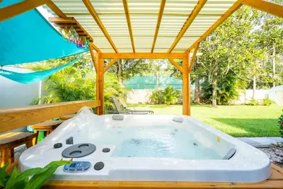 Image de Jacuzzi. 5 Mins to Beaches. Pet Friendly.