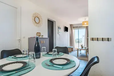 Image de Joli appartement pour 4 personnes avec climatisation, Wifi, Tv, balcon, animaux admis et parking