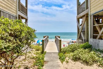 Image de Steps to Beach - Dog Friendly - 2 Bedroom 1. 5 Bathroom Townhome