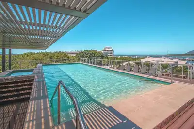 Image de Luxurious Waterfront Escape at Harbour Lights – Stunning Marina Views & Prime Location!