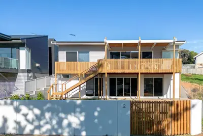Image de Cerulean ~ Port Willunga - Cerulean (/səˈruːliən/), a hue of blue halfway between azure and cyan. A colour the entire residence was custom built by award winning architects to celebrate.