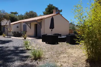 Image de villa piscine privée chauffée 500 Mètres de la plage de sable fin