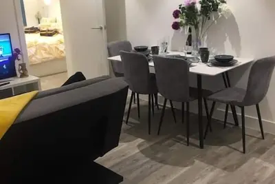 Image de Stylish Apartment, Beach 2 mins walk and town center