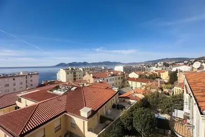 Image de Charming 2 Bed apt with balcony located in Cannes Old Town walk to Palais and beaches - 120