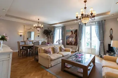 Image de Charming 2 bedroom apt in Central Cannes walking distance to beaches Croisette and the Palais - 678