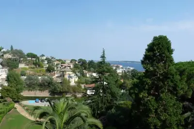 Image de Two Bed apartment in a gated residence with gardens in Cannes with sea views - 865