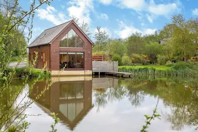 Image de Lower Lake Boathouse