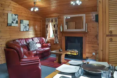 Image de Comfortable rustic lodge for four people.