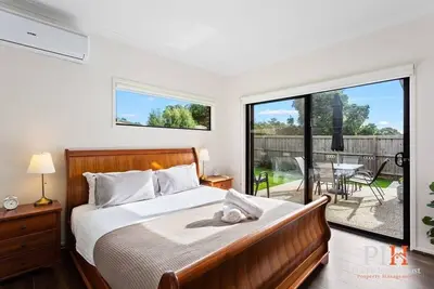 Image de Large 4 Bedroom Family Home in quiet Estate