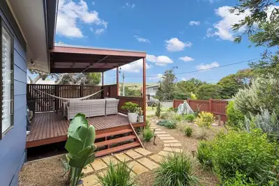 Image de Stylish Zen Bungalow w/ Firepit + Walk to Beach!