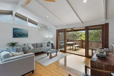 Image de Private & Exotic Island Home Close to Beach Access