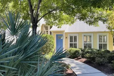 Image de Airy & Artsy A Beautiful Stay