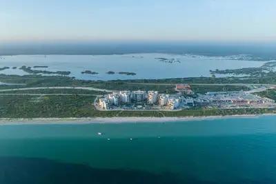 Beach, Jungle, Cenotes, Ruins, Marina all within 5 km