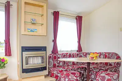 Image de Superior caravan with one double and one twin.