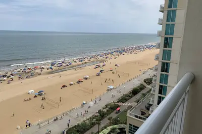 Image de Oceanfront resort on Virginia Beach Boardwalk