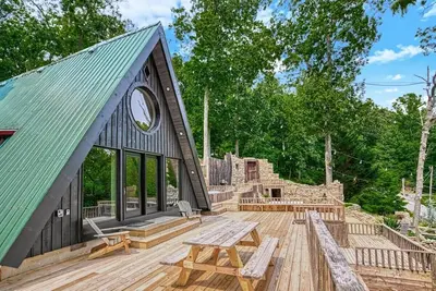 Image de The Black Aframe ⛺️ - Hot Tub & ⛰Mountain Views