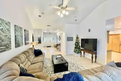 Image de Peacock Suite/Hot Tub/Sleeps up to 4/Bbq