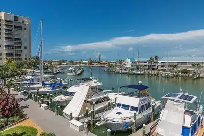 Image de Flip Flop Inn ~ Waterfront Townhome with Pool