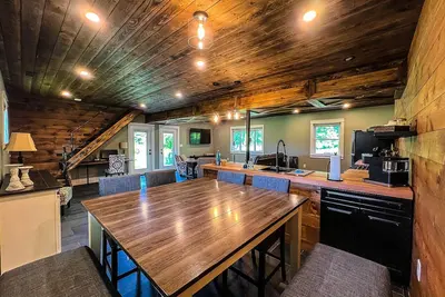 Image de Modern Farmhouse Near Cleveland Chagrin Falls Cuyahoga Valley National Park