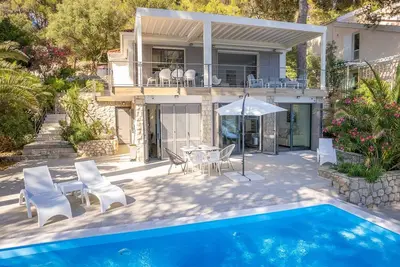 Image de Gorgeous Croatian Villa | Villa Hana | 3 Bedrooms | Heated Pool & 2 Mooring Spaces | Cres