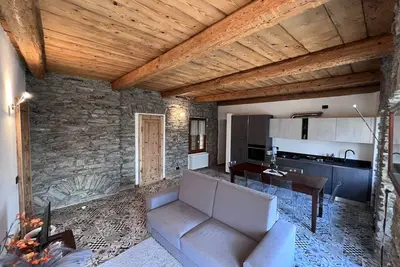 Image de Old apartment in historic village, renovated. Close to beautiful routes