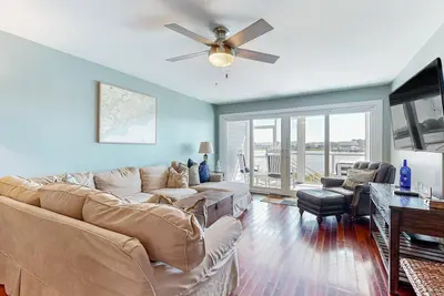 Image de Riverfront condo near Folly Beach with balcony, views, outdoor pool & tennis